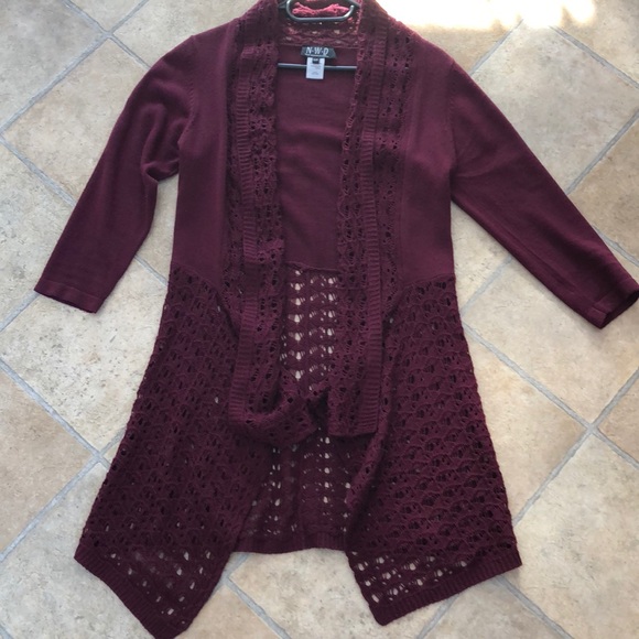 ‘NWD’ Burgundy cardigan with pretty detail - Picture 7 of 11